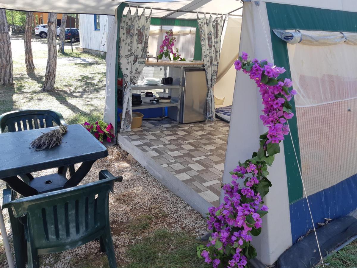 Camping Planik Hotel Ražanac Eksteriør billede